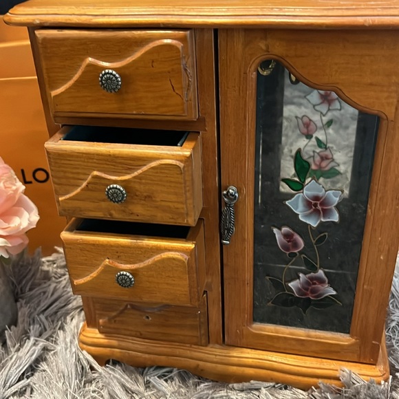 Vintage Jewelry Box - Picture 3 of 6